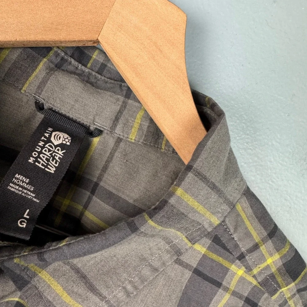 Mountain‎ Hardwear Men's Large Gray Yellow Plaid Long Sleeve Button Up Shirt